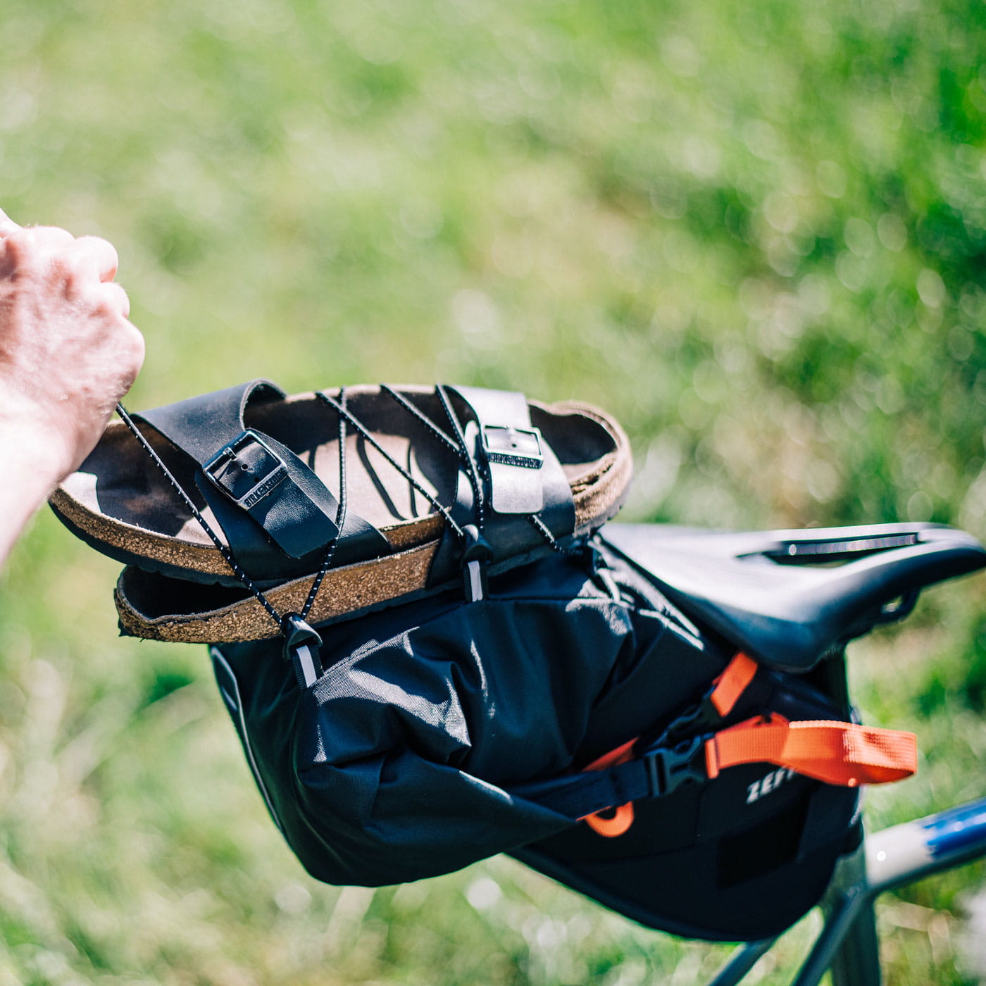 zefal-z-adventure-r17-lifestyle-1