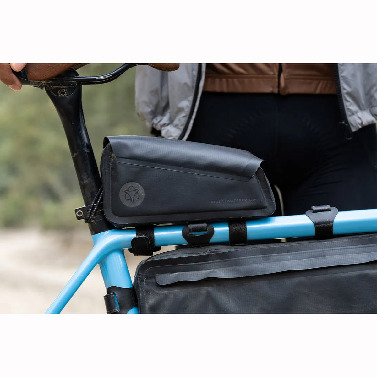 agu-top-tube-bag-venture-extreme-black-0009