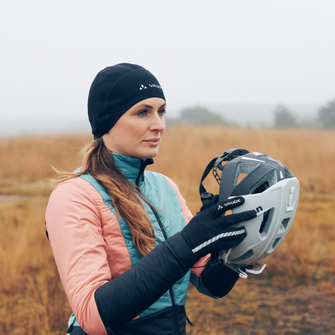 vaude-bike-warm-cap-helm-unterziemuetze-black-white-002