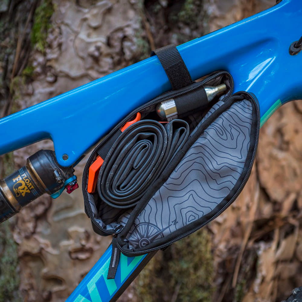 blackburn-outpost-corner-bag-mounted-open