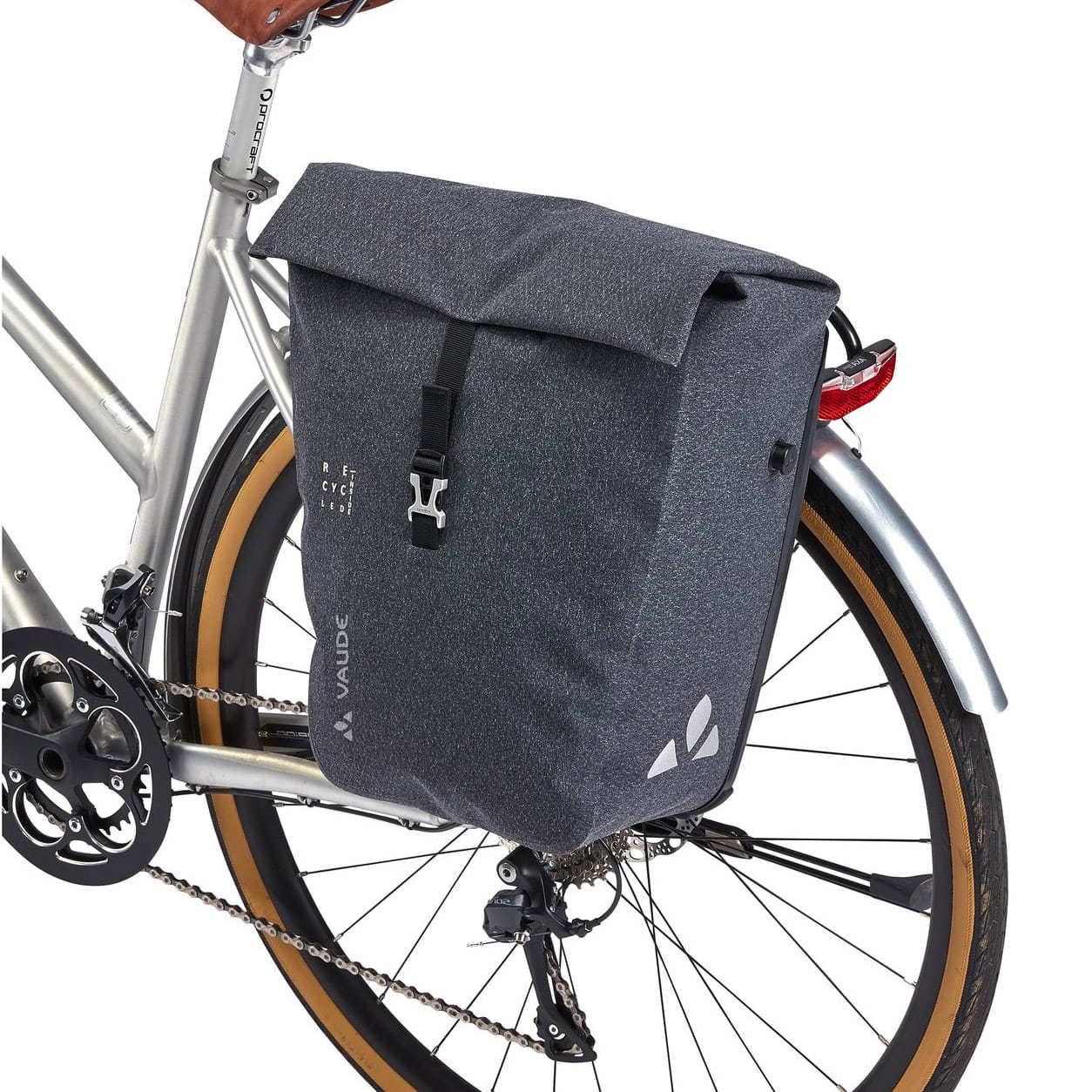 vaude-recycle-pro-single-hinterradtsche-22-liter-black-004