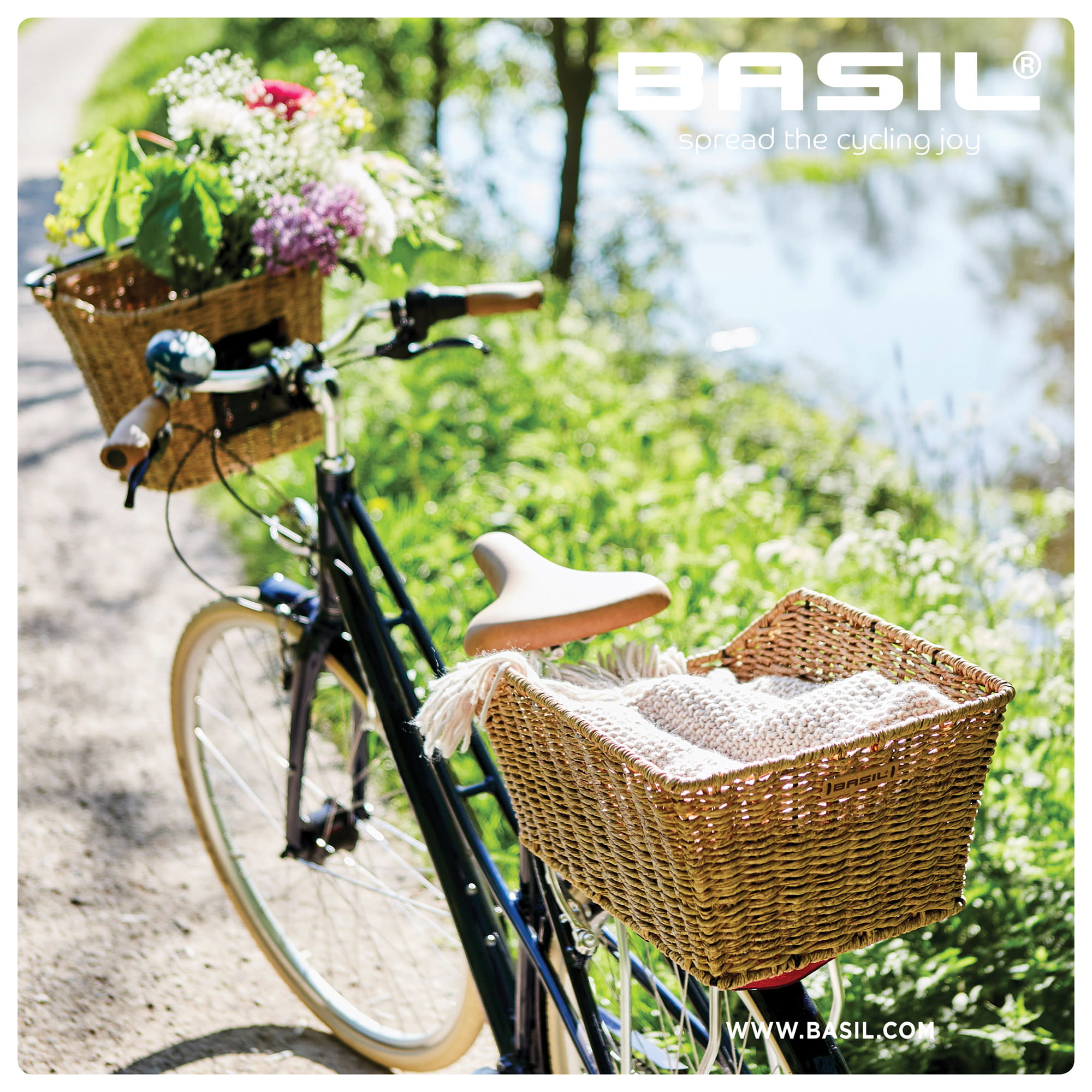 Basil Bremen Rattan Look Bike Handlebar Basket Seagrass
