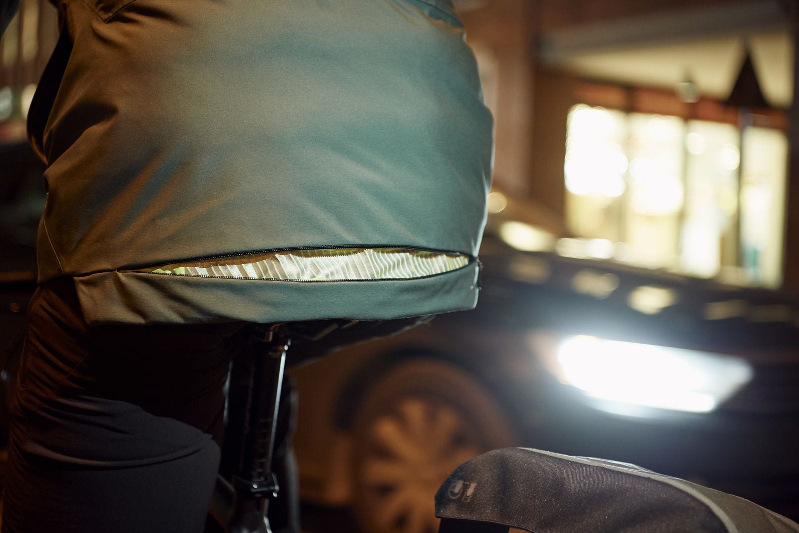 vaude-mens-cyclist-warm-rain-Jacket-dusty-forest-005