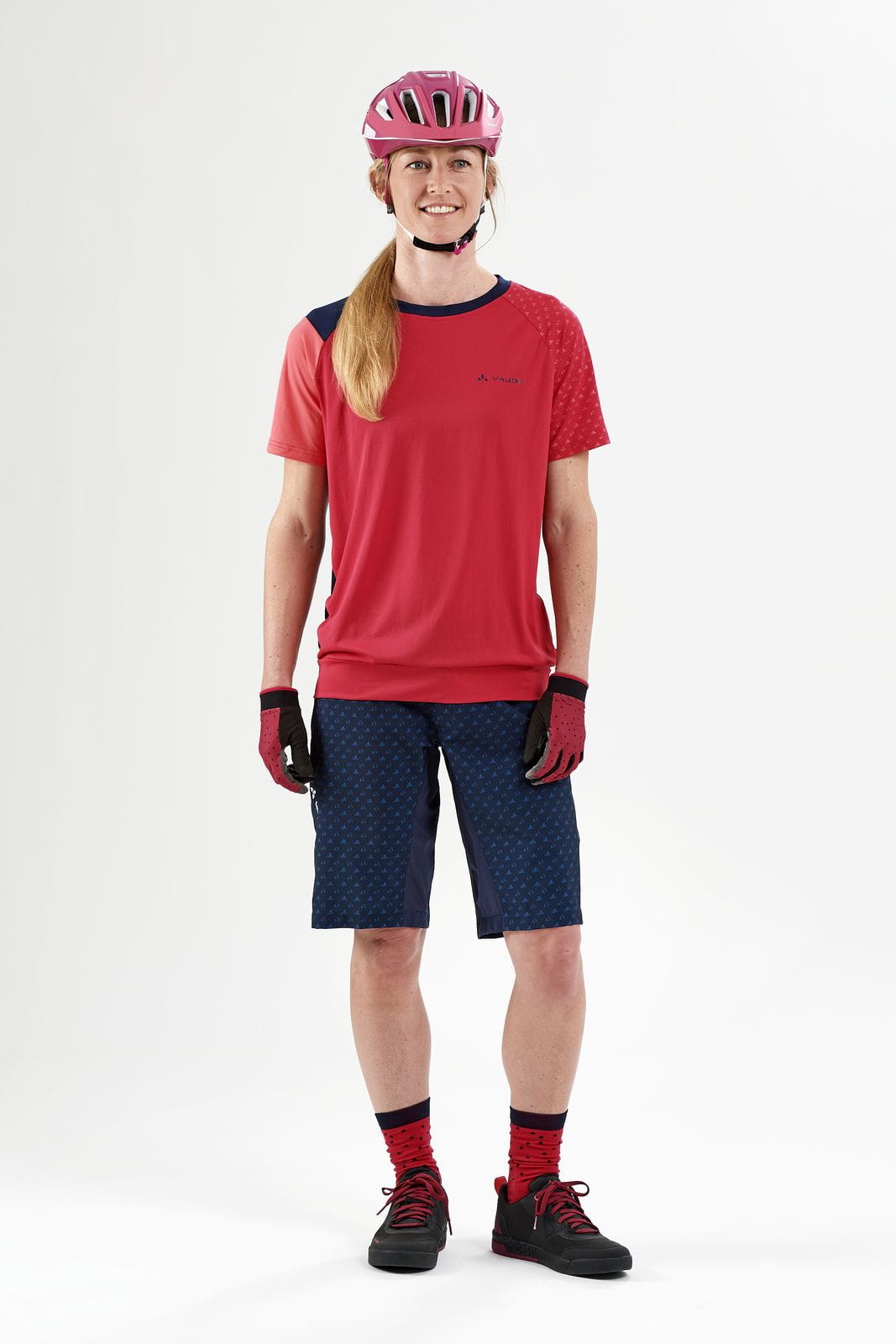 vaude-womens-dyce-gloves-ii-crimson-red-003