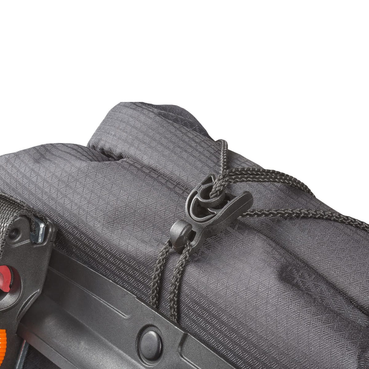 vaude-aqua-front-light-black-uni-008