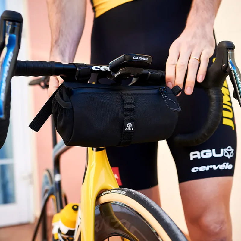 agu-venture-roll-bag-handlebar-black-001