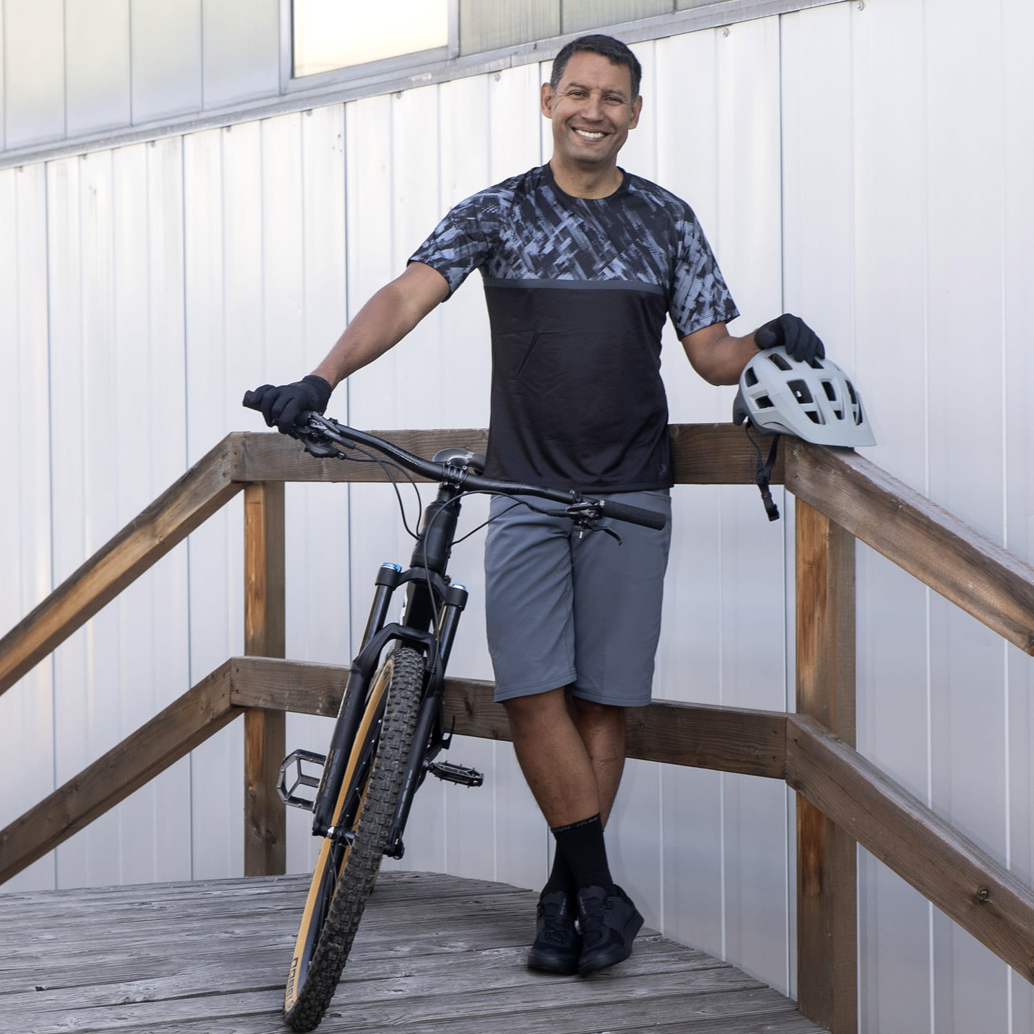 pearl-izumi-mens-summit-top-0003