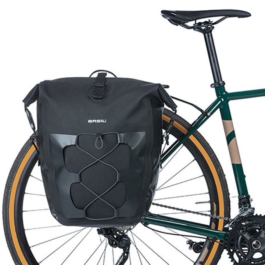basil-navigator-waterproof-single-pannier-bag-black-002