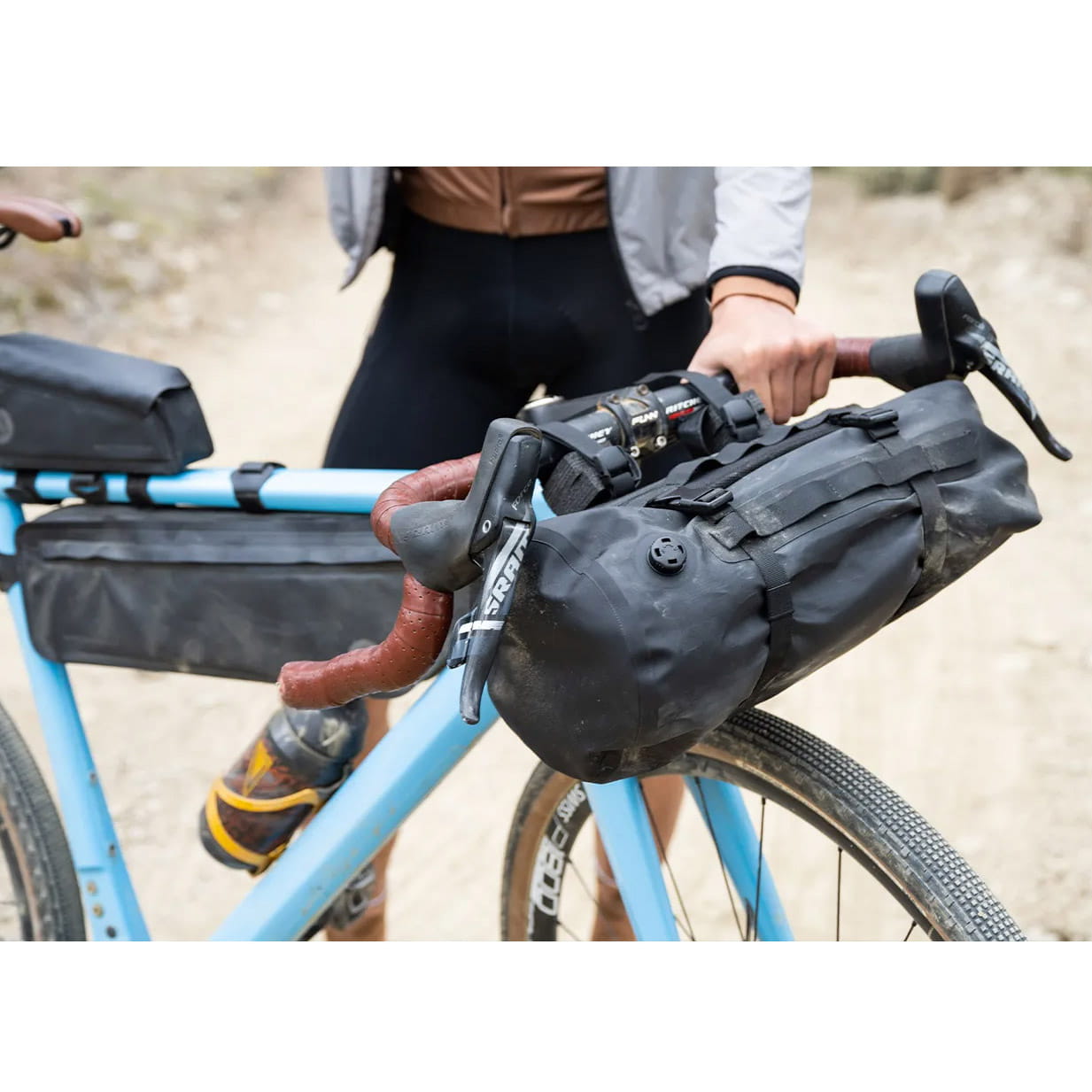 agu-venture-extreme-handlebar-pack-black-009