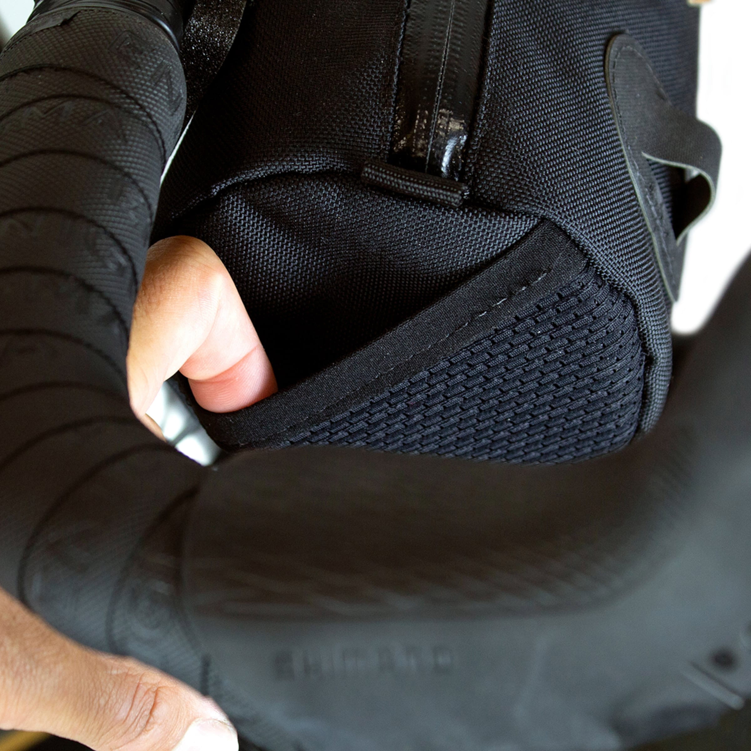 restrap-canister-bag-black-004