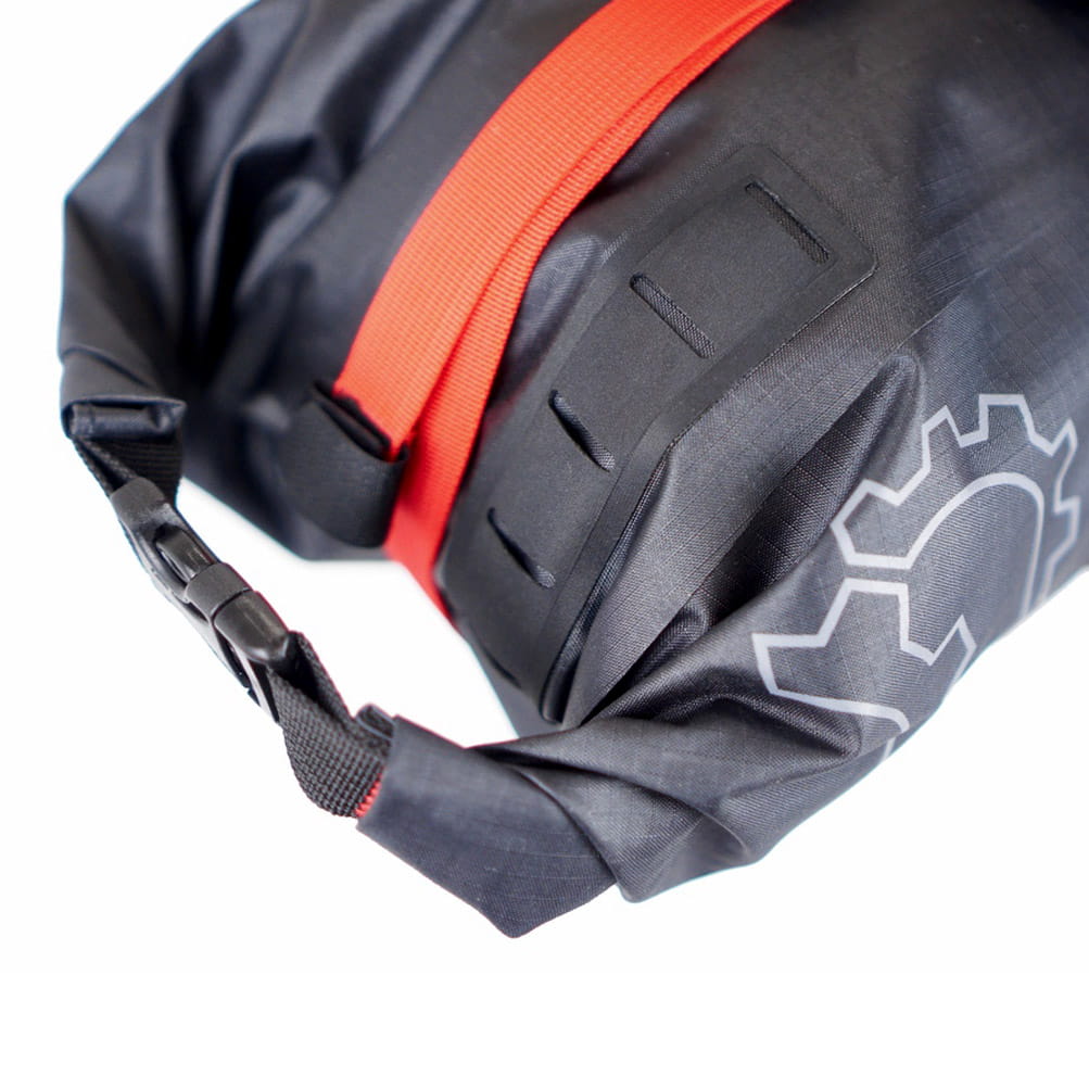 revelate-designs-terrapin-8-liter-seat-pack-satteltasche-13