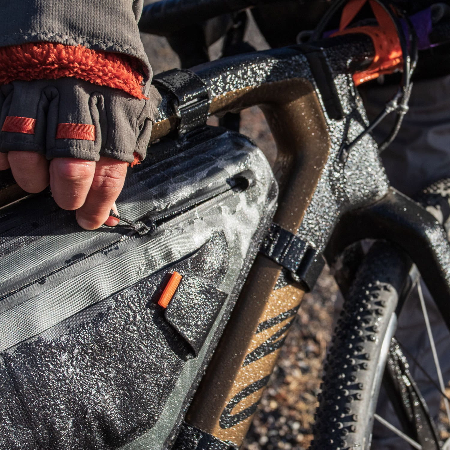 blackburn-outpost-elite-frame-bag-4