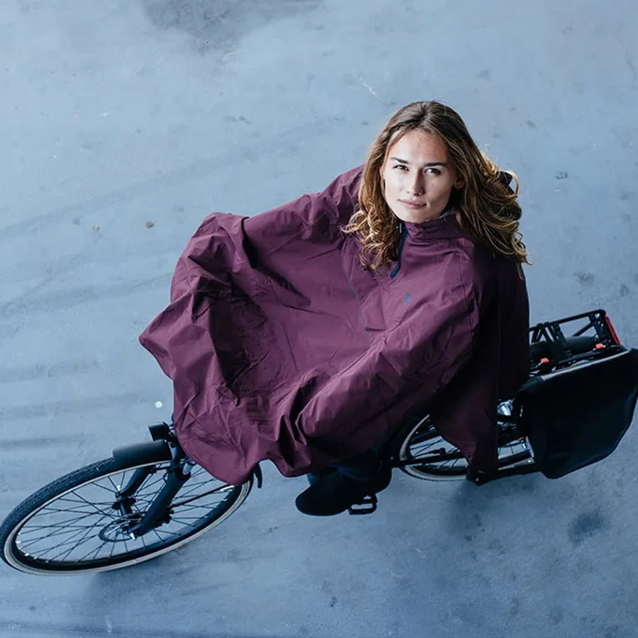 agu-grant-regen-poncho-essential-001