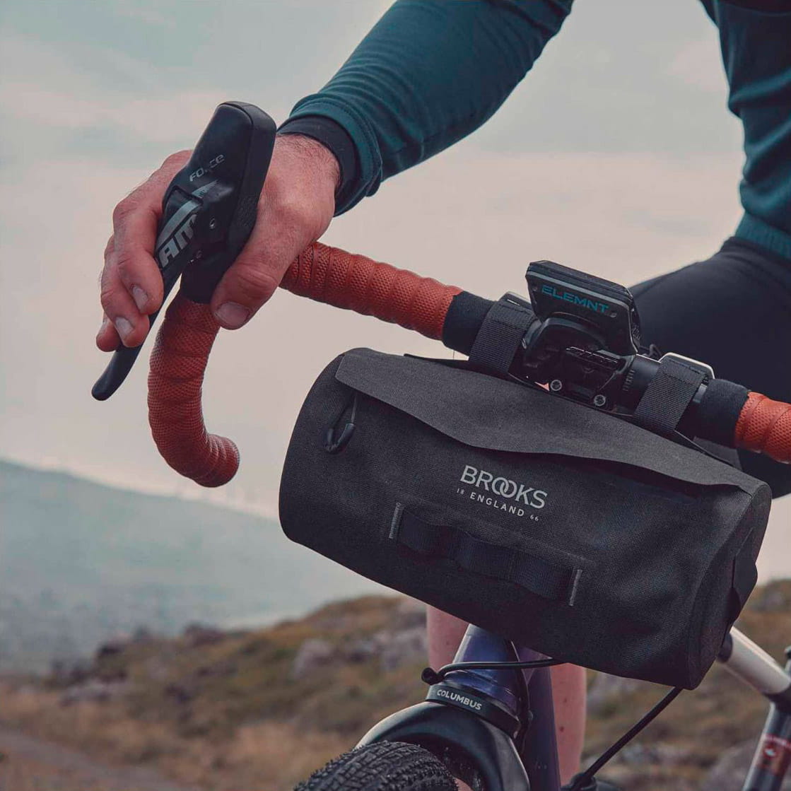 brooks-scape-handlebar-pouch-3l-mud-green-011