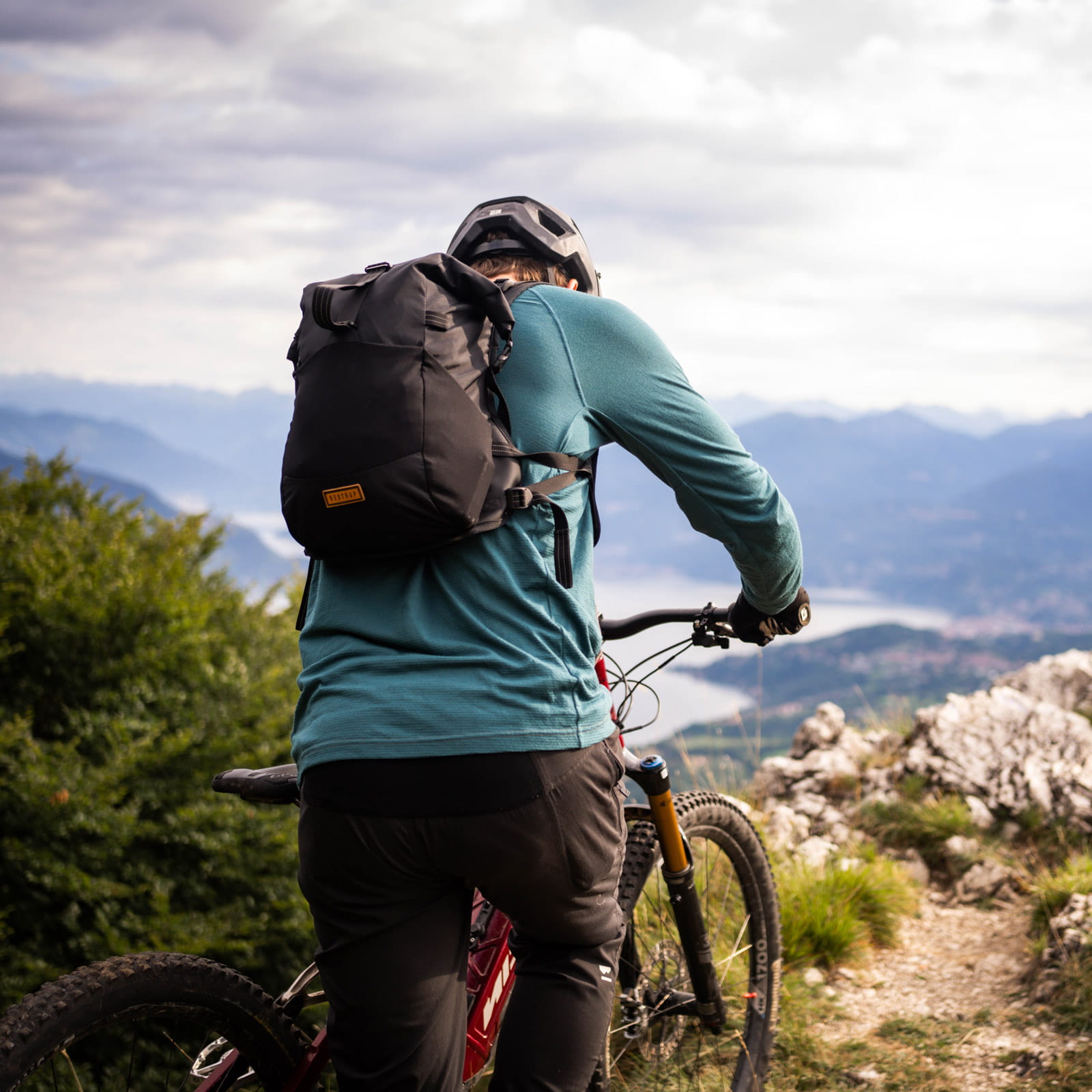 Restrap Rolltop Hydration Vest Lifestyle